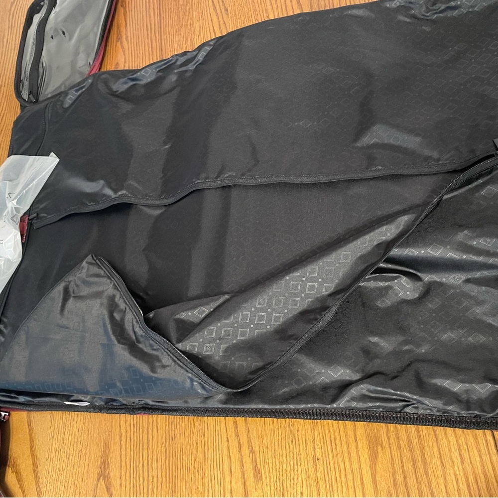Vera Bradley Convertible Garment Bag Brand  new - Picture 9 of 10